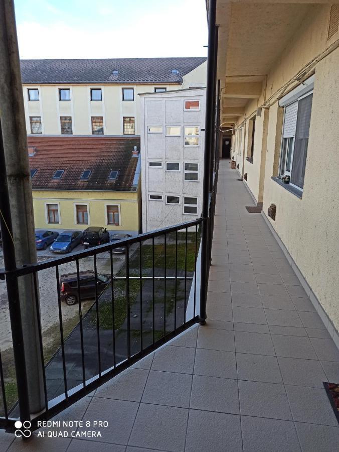 Centrum 2 Apartman Szolnok Eksteriør billede
