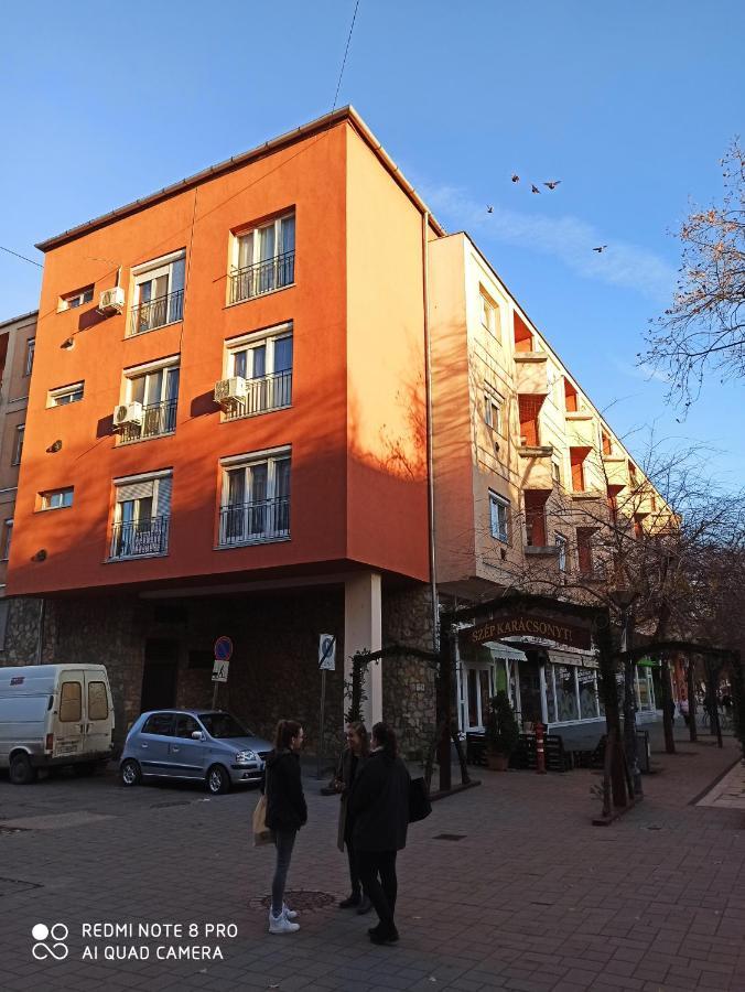 Centrum 2 Apartman Szolnok Eksteriør billede