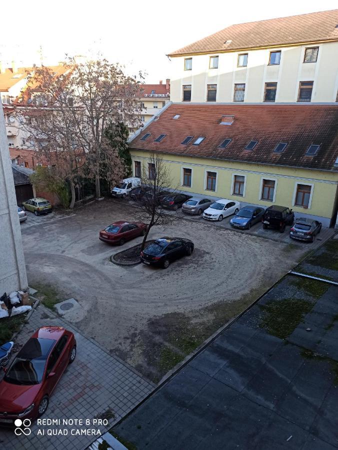 Centrum 2 Apartman Szolnok Eksteriør billede